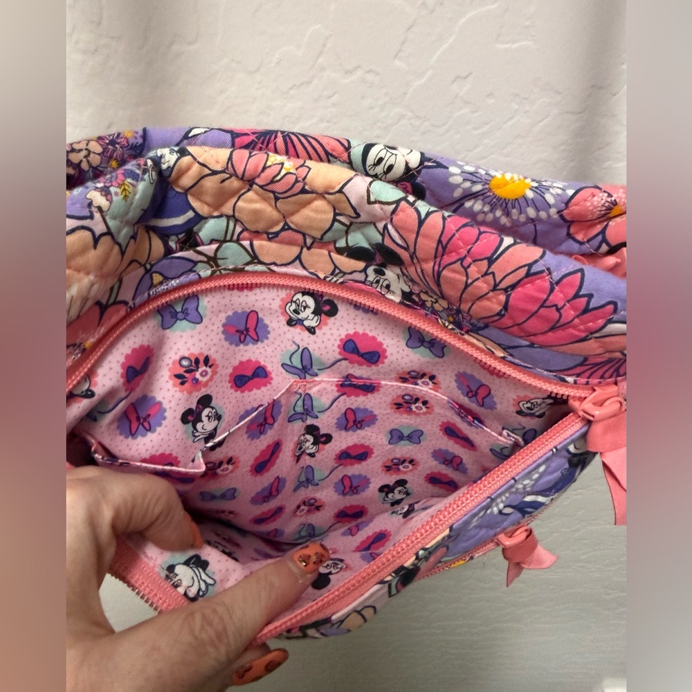 Vera Bradley Minnie Mouse Garden Party Triple Zip Hipster Crossbody Bag. EUC - Picture 5 of 5